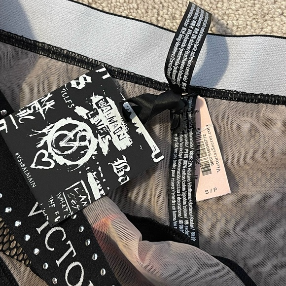 Victoria’s Secret x Balmain underwear - Picture 2 of 4